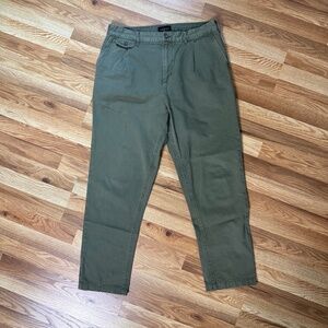 Velvet by Graham & Spencer Slouch Pleated Chinos / 34 Waist